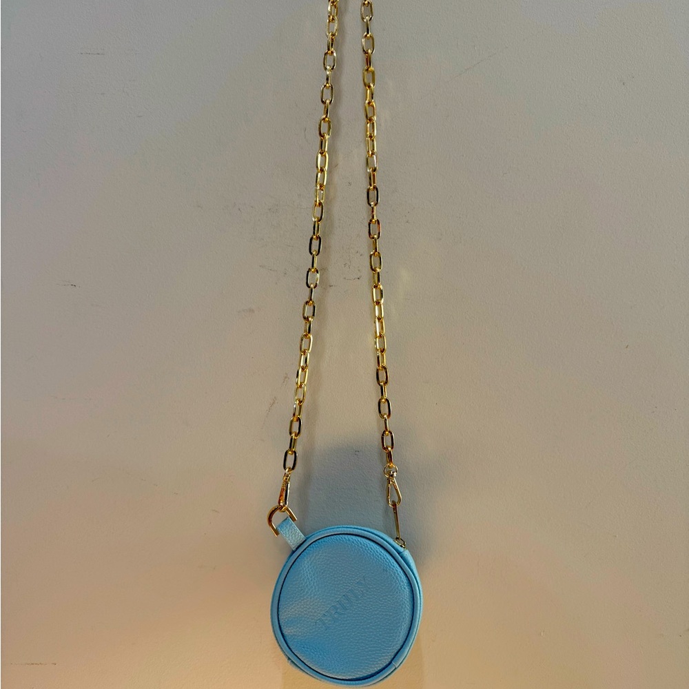 Truly super cute chain link baby blue purse